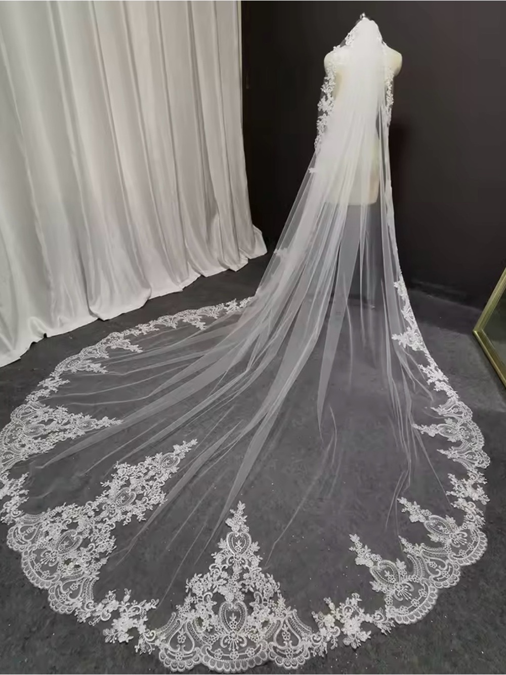 Lace Mantilla Cathedral Length Veil - Light Ivory - NWOT